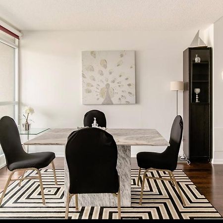 Downtown Toronto+Free Parking+Cn Tower View Apartamento Exterior foto